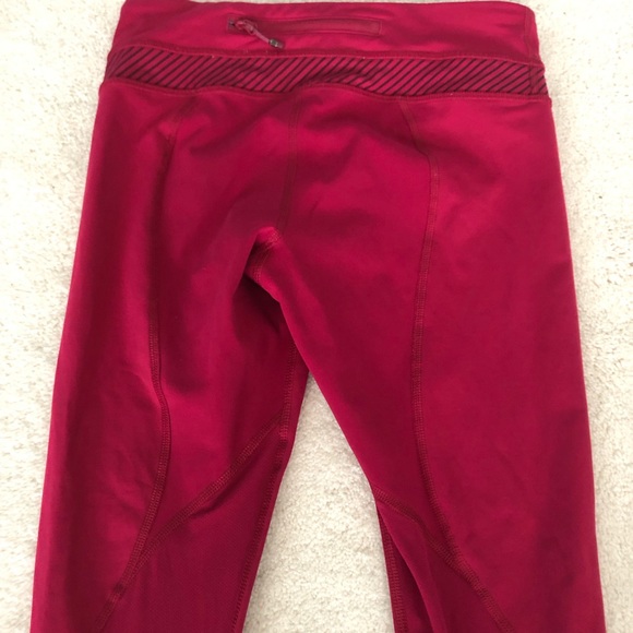 Lululemon cropped magenta leggings - Picture 3 of 4